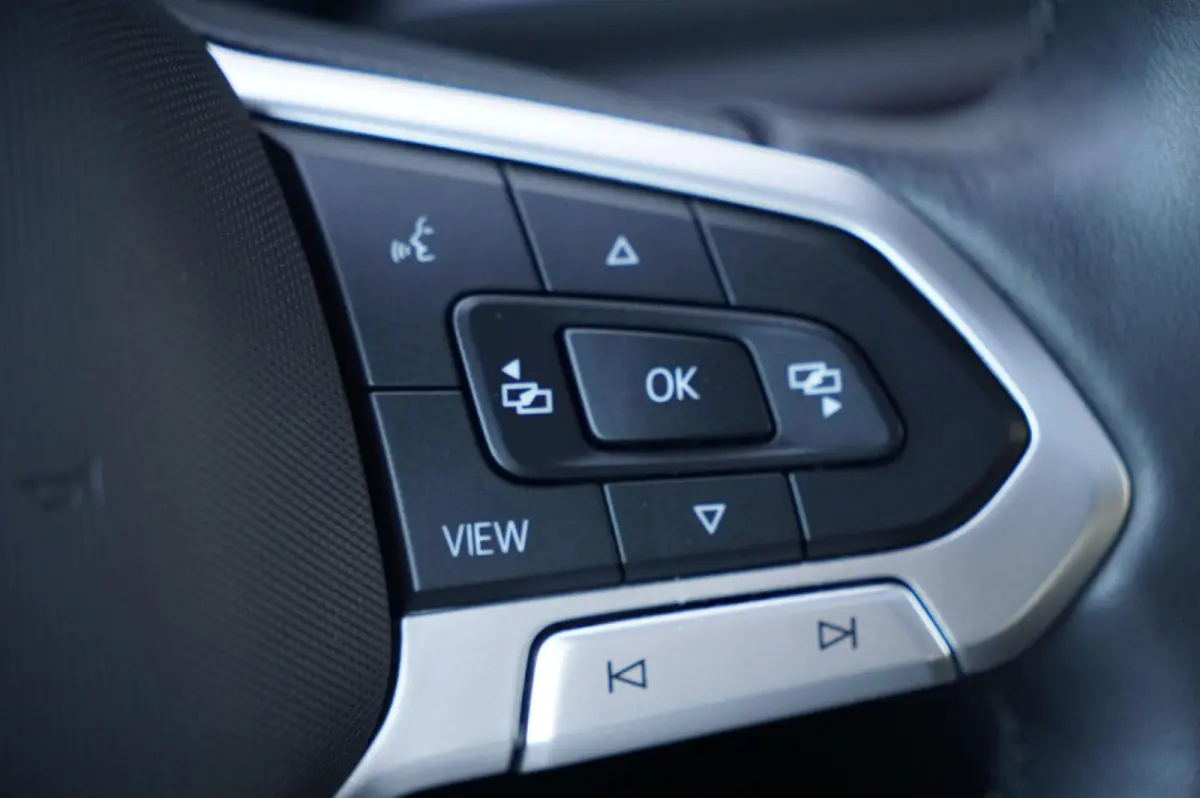 1.0 TSI 95pk R-Line Business | Panoramadak | Trekhaak | Keyless