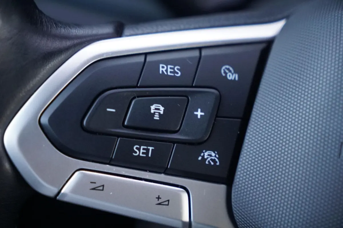 1.0 TSI 95pk R-Line Business | Panoramadak | Trekhaak | Keyless