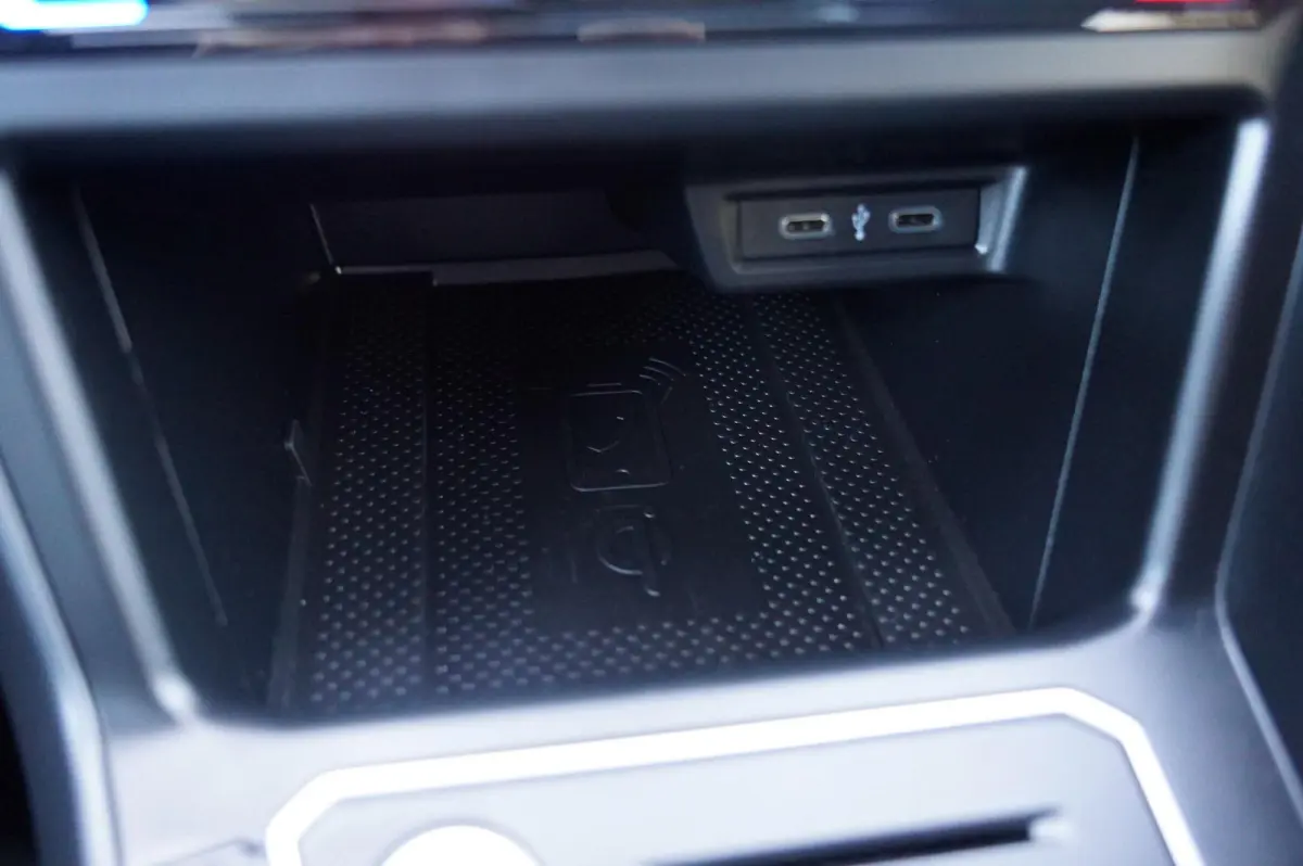 1.0 TSI 95pk R-Line Business | Panoramadak | Trekhaak | Keyless