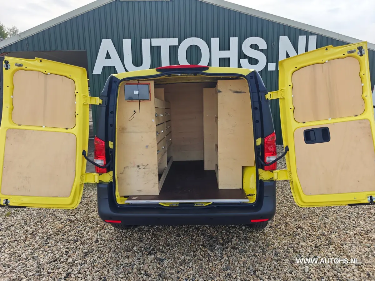 111 CDI Euro 6 , 1e Eig. Apk Aug 2027 , Airco , werkplaats inrichting , nette bus