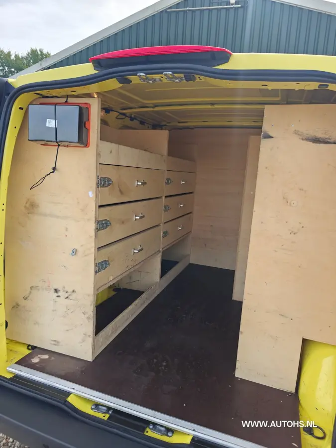 111 CDI Euro 6 , 1e Eig. Apk Aug 2027 , Airco , werkplaats inrichting , nette bus
