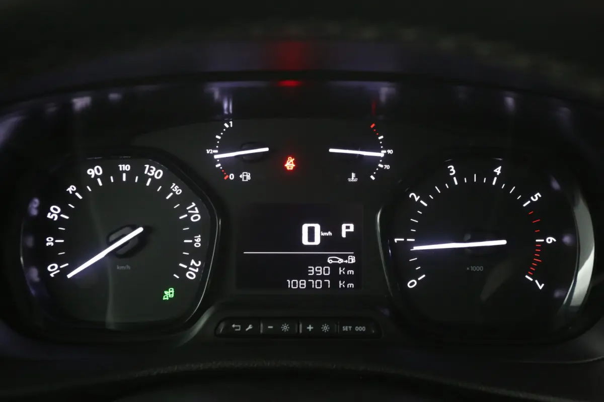 2.0D L2H1 | Automaat | Airco | Cruise | Camera | Carplay | 3 Zits | Parkeersens.