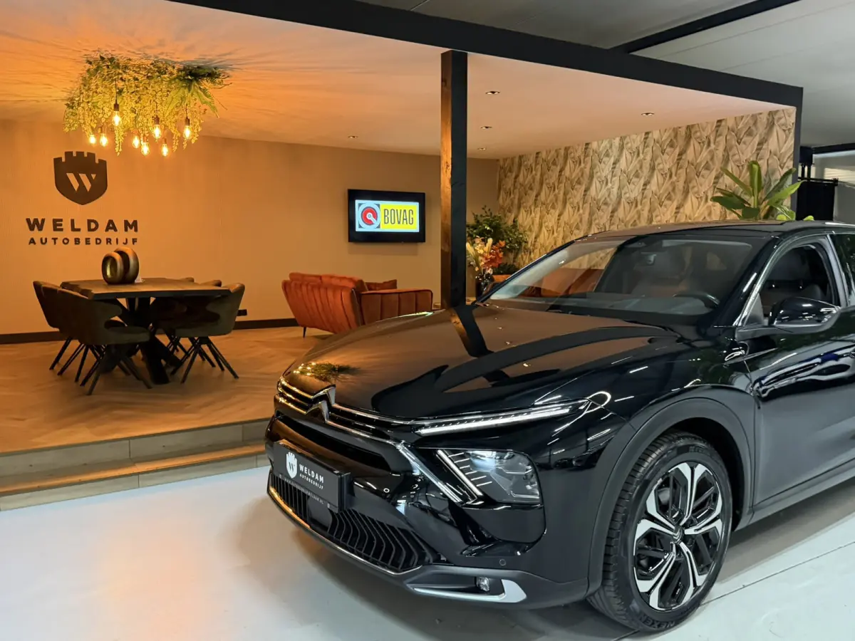 1.2 130 EAT8 Shine Garantie|Premium|Carplay|Lane Ass|360° Camera|Head-Up|ACC|Leder|Navi|19"