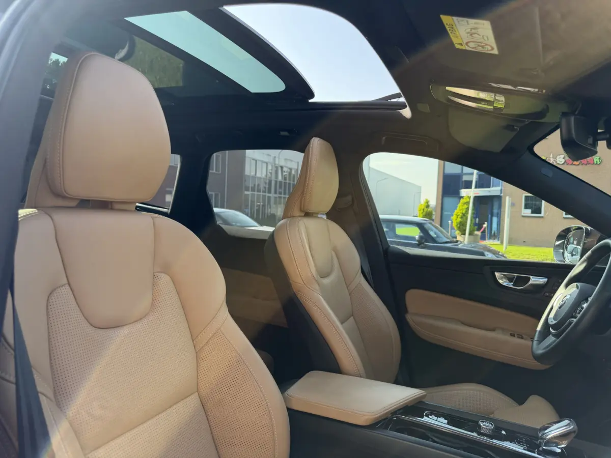 2.0 T6 Plug-in hybrid AWD Plus Bright Stoelventilatie | Trekhaak |