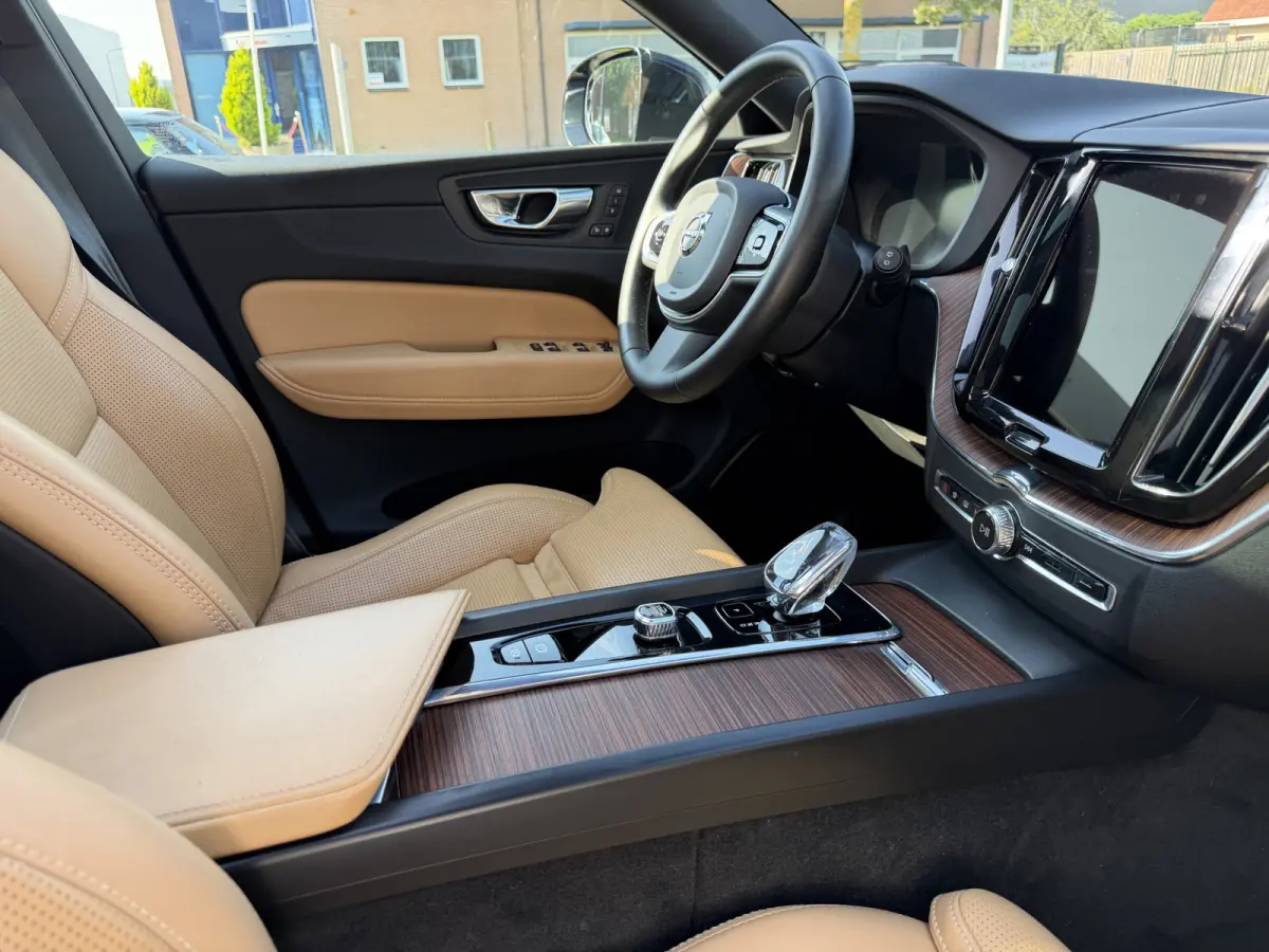 2.0 T6 Plug-in hybrid AWD Plus Bright Stoelventilatie | Trekhaak |