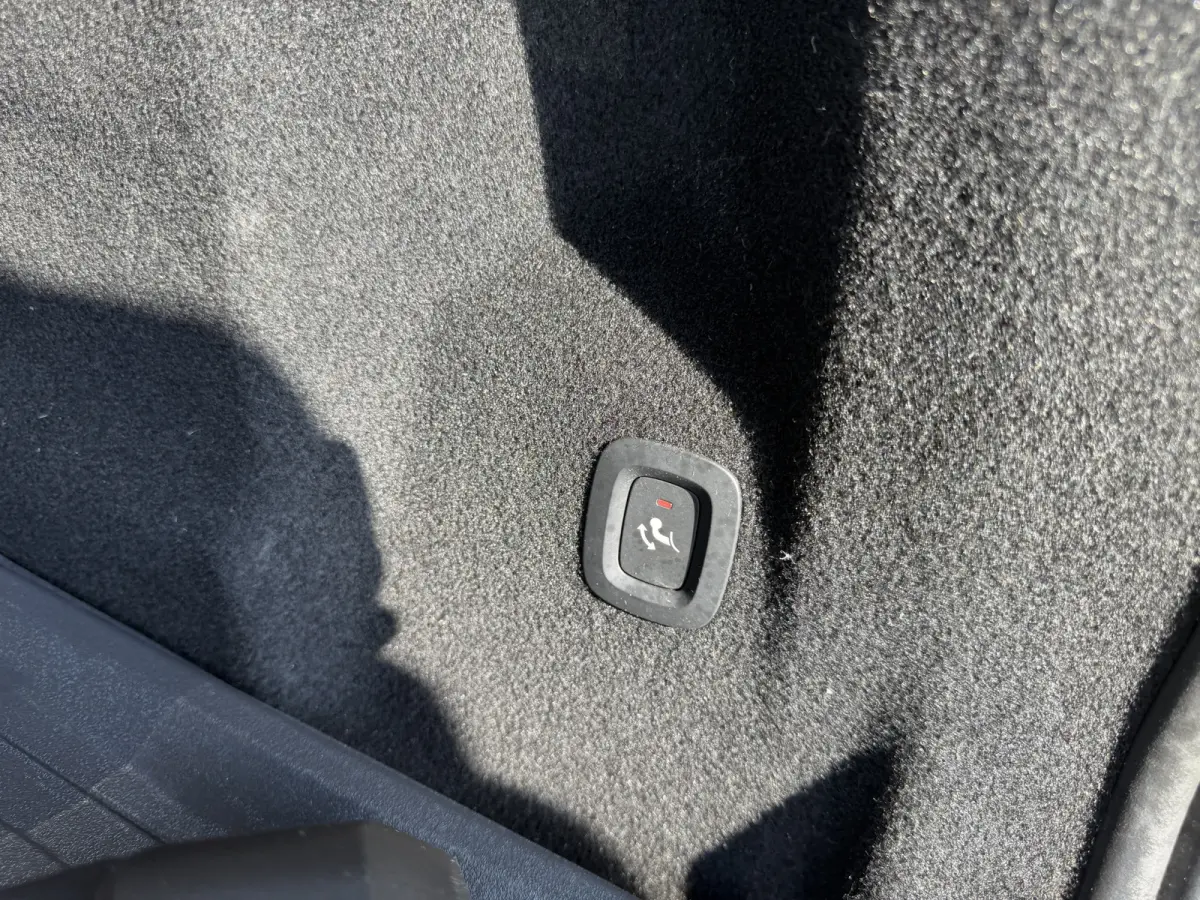 2.0 T6 Plug-in hybrid AWD Plus Bright Stoelventilatie | Trekhaak |