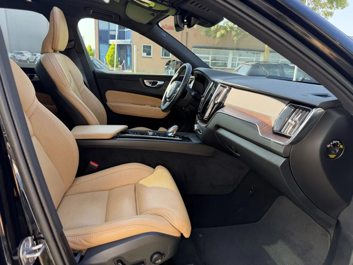 2.0 T6 Plug-in hybrid AWD Plus Bright Stoelventilatie | Trekhaak |