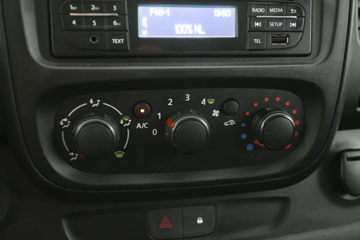 1.6 CDTI L2H1 | Airco | Cruise | 3 Zits | Trekhaak | Parkeersens. | LED