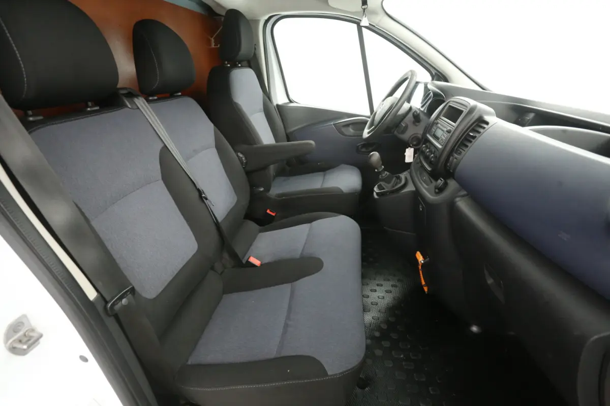 1.6 CDTI L2H1 | Airco | Cruise | 3 Zits | Trekhaak | Parkeersens. | LED