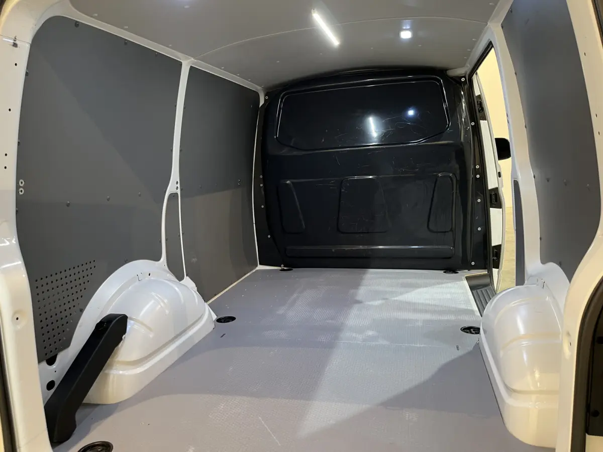 2.0 TDI L1H1 / Euro 6 / Airco / CarPlay / Cruise Control / Trekhaak / PDC / 3-Zits