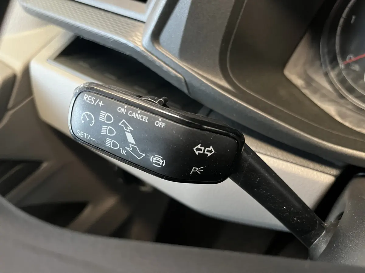 2.0 TDI L1H1 / Euro 6 / Airco / CarPlay / Cruise Control / Trekhaak / PDC / 3-Zits
