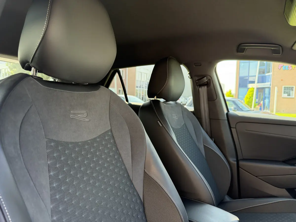 1.5 eTSI R-Line Camera | App connect