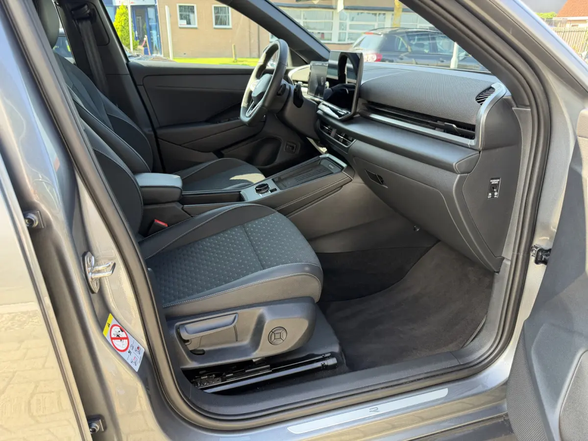 1.5 eTSI R-Line Camera | App connect