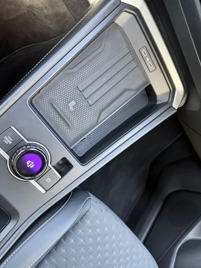 1.5 eTSI R-Line Camera | App connect