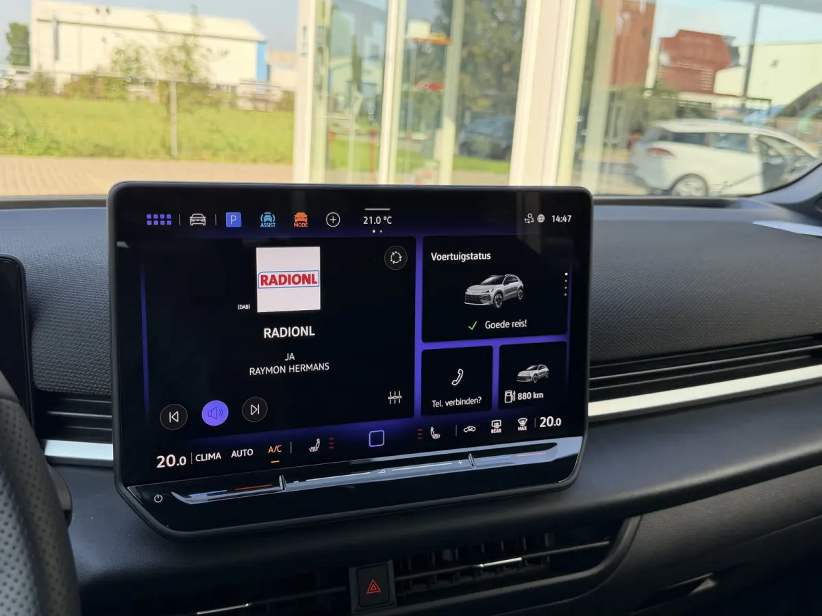 1.5 eTSI R-Line Camera | App connect