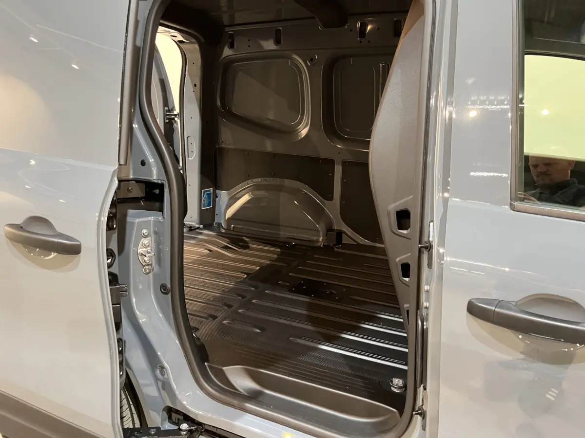 N-Connecta L1 44 kWh / 100% elektrisch !! / SOH 99% / Airco / Cruise Control / CarPlay / Camera / 3.100 KM !!