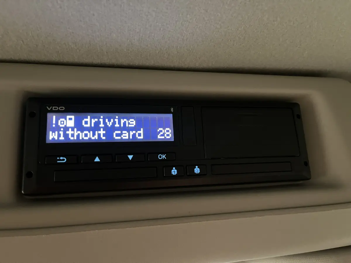 390 (3500 kg) L2H2 Trend 68 kWh / 100% Elektrisch !! / Airco / Cruise Control / CarPlay / PDC / Navigatie / 3-Zits / 1.135 KM !!
