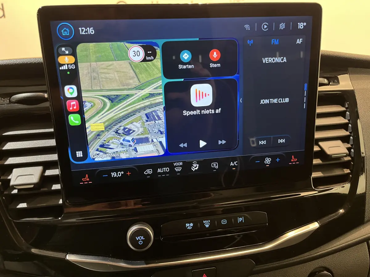 390 (3500 kg) L2H2 Trend 68 kWh / 100% Elektrisch !! / Airco / Cruise Control / CarPlay / PDC / Navigatie / 3-Zits / 1.135 KM !!