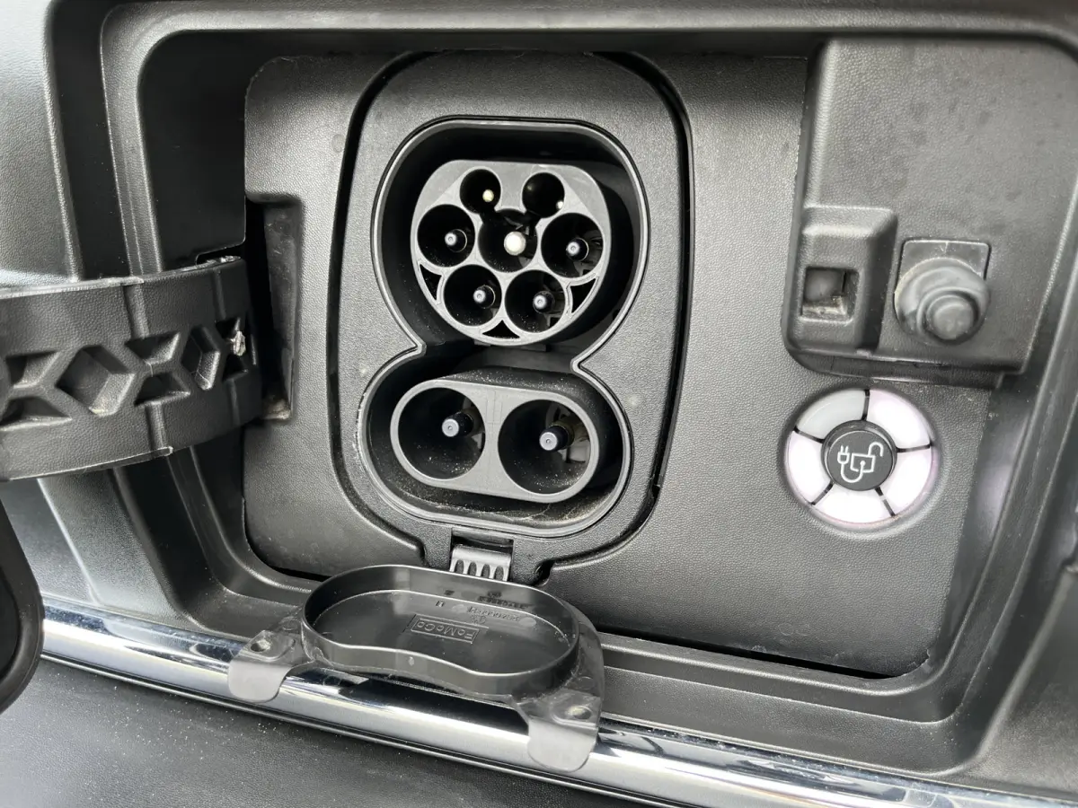 390 (3500 kg) L2H2 Trend 68 kWh / 100% Elektrisch !! / Airco / Cruise Control / CarPlay / PDC / Navigatie / 3-Zits / 1.135 KM !!