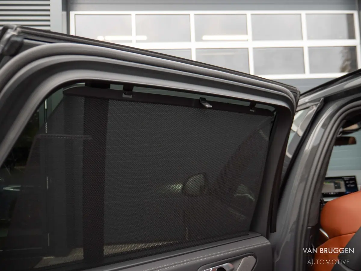 xDrive50e Pano Dravit M-Stoelen 4WS Alcantara HUD 22"