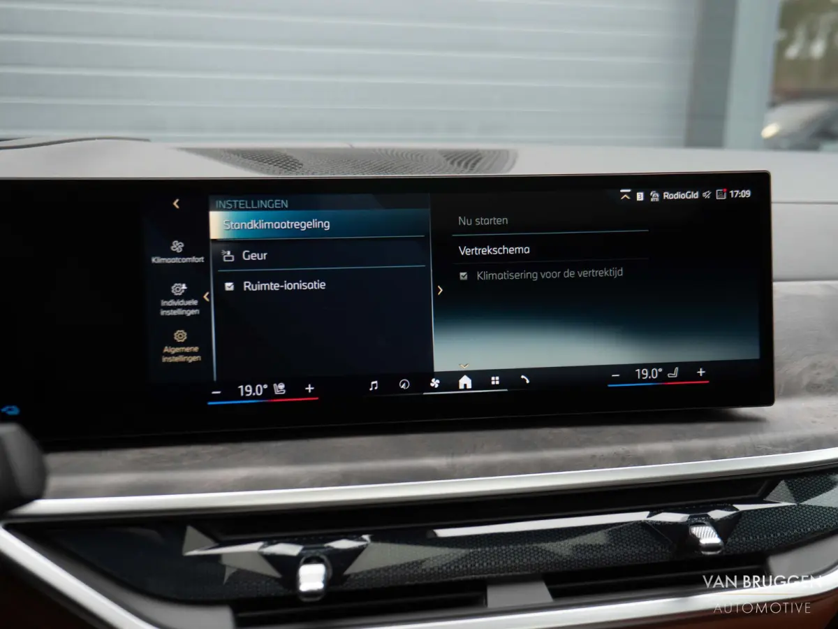 xDrive50e Pano Dravit M-Stoelen 4WS Alcantara HUD 22"