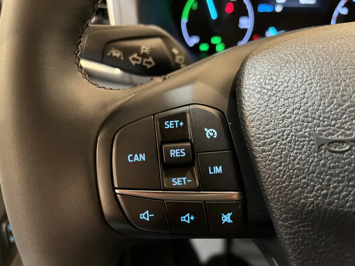 390 (3500 kg) L2H2 Trend 68 kWh / 100% Elektrisch !! / Airco / Cruise Control / CarPlay / 360 Camera / Navigatie / 3-Zits / 622 KM !!