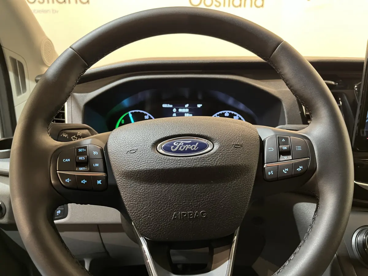 390 (3500 kg) L2H2 Trend 68 kWh / 100% Elektrisch !! / Airco / Cruise Control / CarPlay / 360 Camera / Navigatie / 3-Zits / 622 KM !!