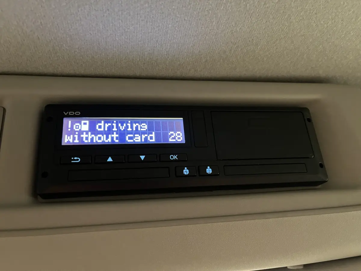 390 (3500 kg) L2H2 Trend 68 kWh / 100% Elektrisch !! / Airco / Cruise Control / CarPlay / 360 Camera / Navigatie / 3-Zits / 622 KM !!