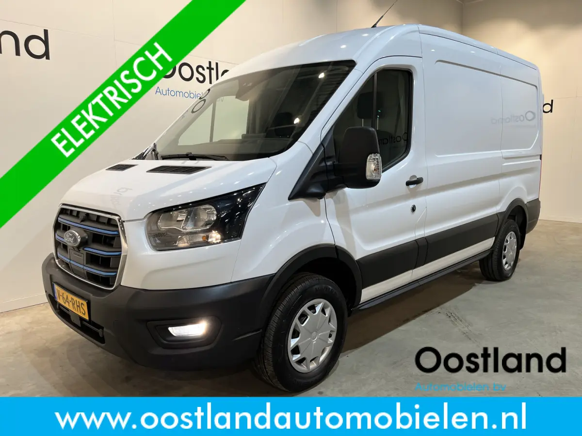 390 (3500 kg) L2H2 Trend 68 kWh / 100% Elektrisch !! / Airco / Cruise Control / CarPlay / 360 Camera / Navigatie / 3-Zits / 622 KM !!