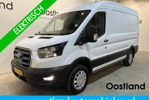 390 (3500 kg) L2H2 Trend 68 kWh / 100% Elektrisch !! / Airco / Cruise Control / CarPlay / 360 Camera / Navigatie / 3-Zits / 622 KM !!