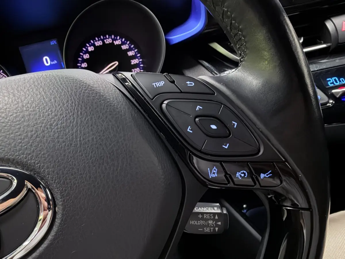 1.8 Hybrid Bi-Tone Plus JBL-SOUND/NAVI/CAM/LEDER/ECC/PDC/CRUISE/DAB/CARPLAY///