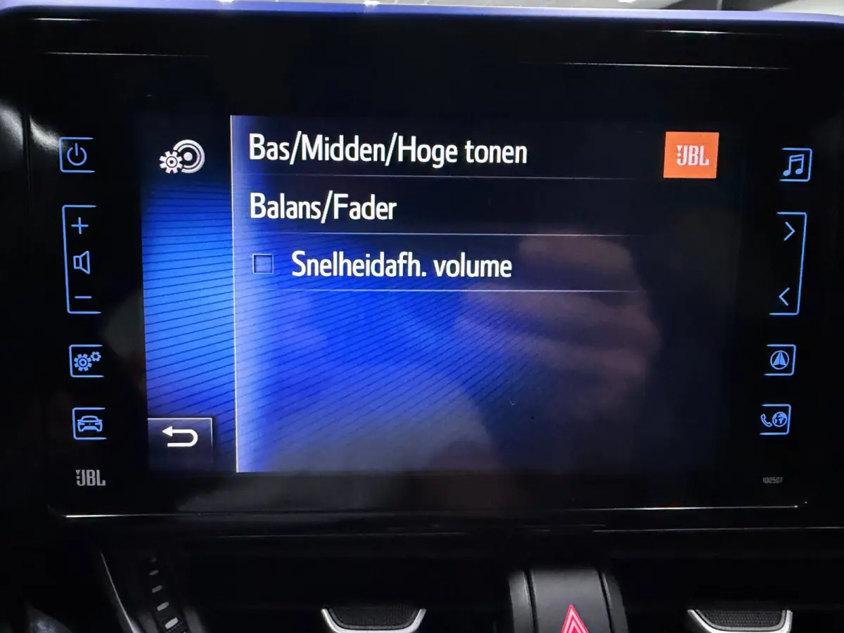 1.8 Hybrid Bi-Tone Plus JBL-SOUND/NAVI/CAM/LEDER/ECC/PDC/CRUISE/DAB/CARPLAY///