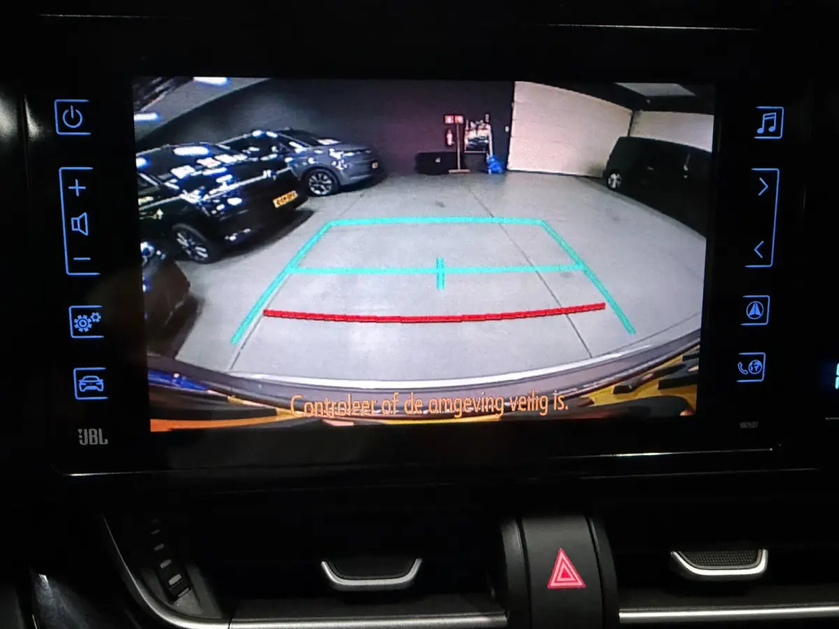1.8 Hybrid Bi-Tone Plus JBL-SOUND/NAVI/CAM/LEDER/ECC/PDC/CRUISE/DAB/CARPLAY///