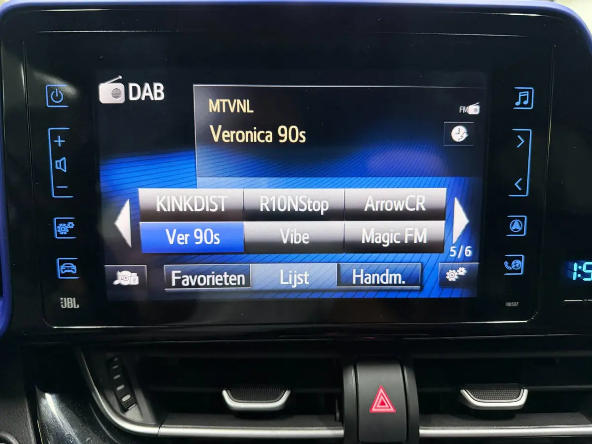 1.8 Hybrid Bi-Tone Plus JBL-SOUND/NAVI/CAM/LEDER/ECC/PDC/CRUISE/DAB/CARPLAY///