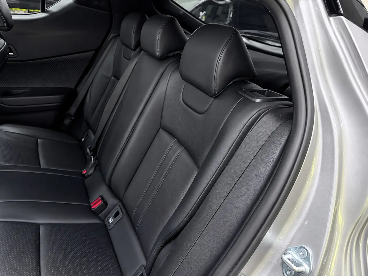 1.8 Hybrid Bi-Tone Plus JBL-SOUND/NAVI/CAM/LEDER/ECC/PDC/CRUISE/DAB/CARPLAY///