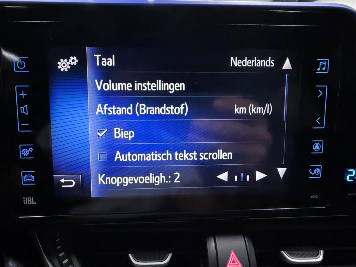 1.8 Hybrid Bi-Tone Plus JBL-SOUND/NAVI/CAM/LEDER/ECC/PDC/CRUISE/DAB/CARPLAY///
