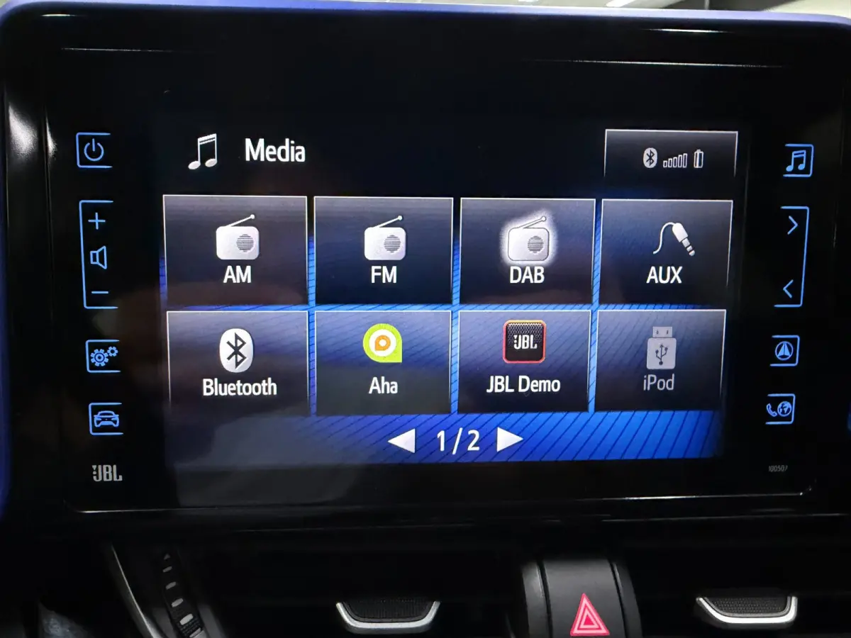 1.8 Hybrid Bi-Tone Plus JBL-SOUND/NAVI/CAM/LEDER/ECC/PDC/CRUISE/DAB/CARPLAY///