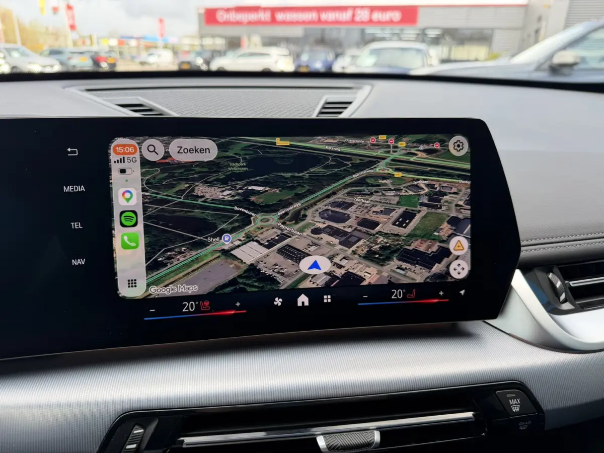 sDrive20i M Sport Premium Pakket Panoramadak Trekhaak Achteruitrijcamera Stoelverwarming Keyless Entry Carplay