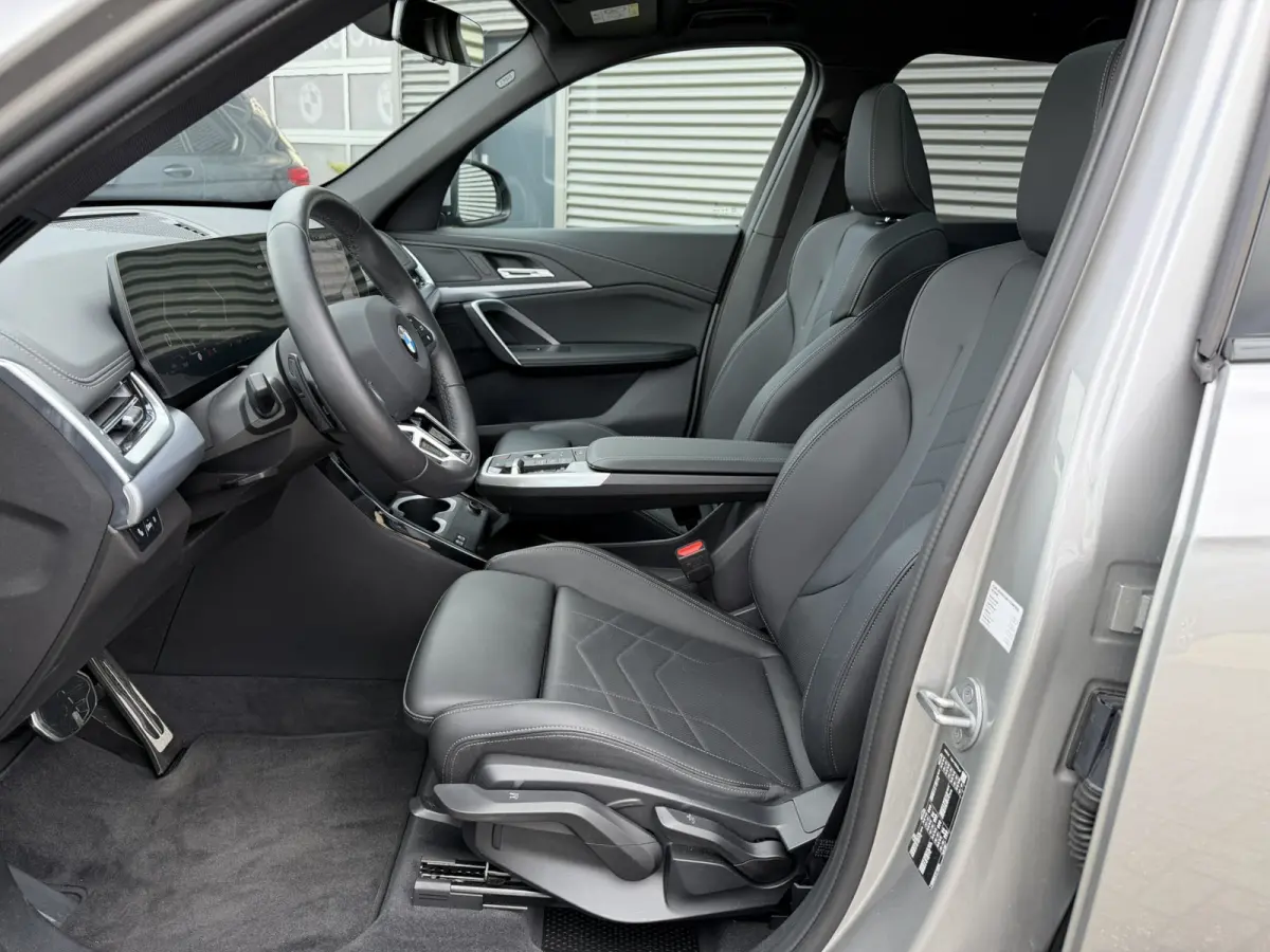 sDrive20i M Sport Premium Pakket Panoramadak Trekhaak Achteruitrijcamera Stoelverwarming Keyless Entry Carplay
