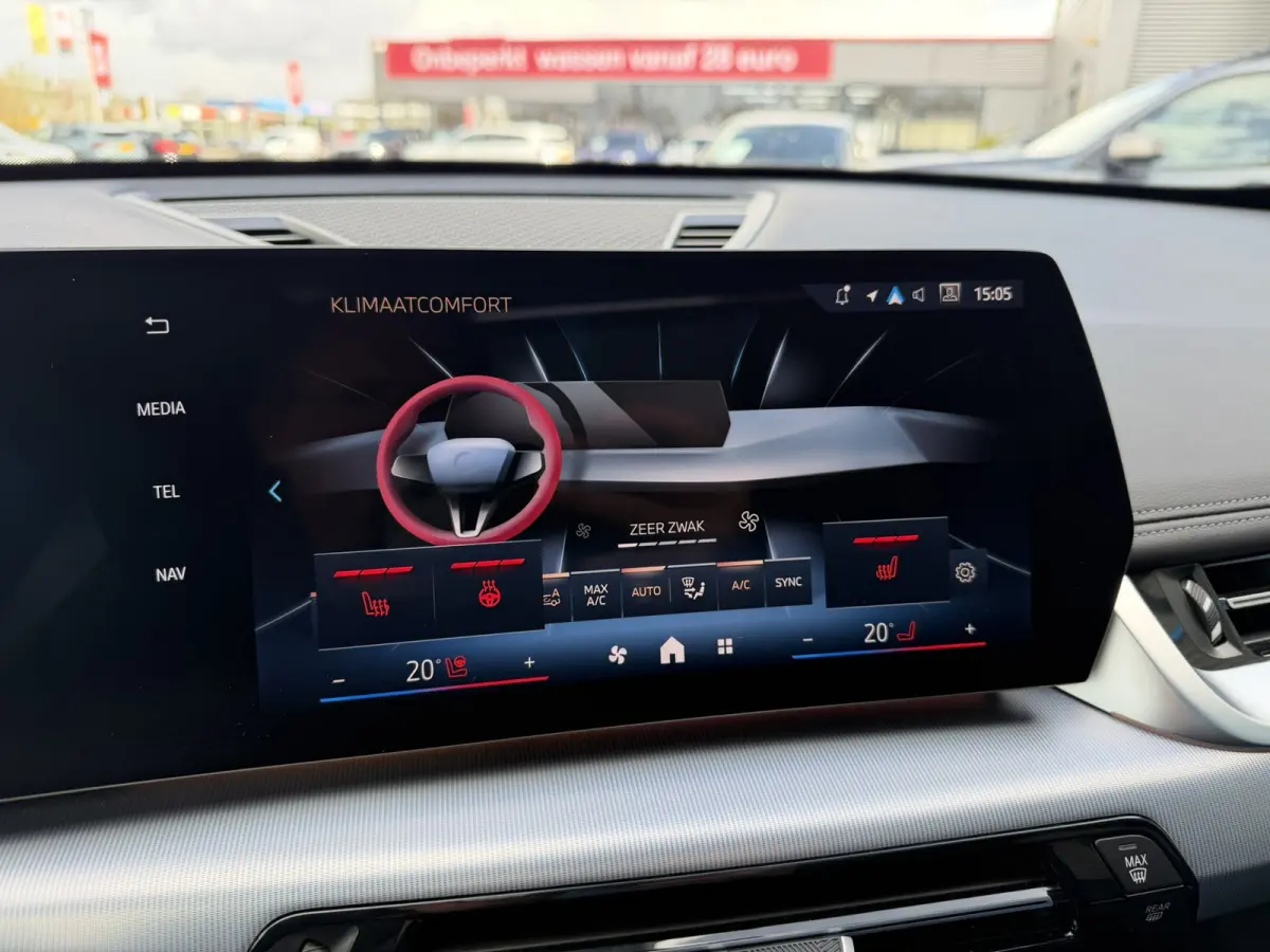sDrive20i M Sport Premium Pakket Panoramadak Trekhaak Achteruitrijcamera Stoelverwarming Keyless Entry Carplay