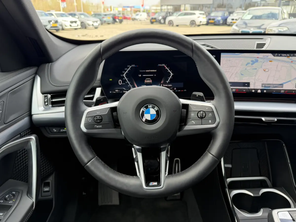 sDrive20i M Sport Premium Pakket Panoramadak Trekhaak Achteruitrijcamera Stoelverwarming Keyless Entry Carplay