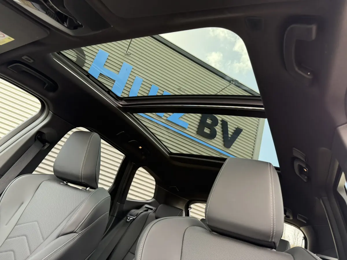 sDrive20i M Sport Premium Pakket Panoramadak Trekhaak Achteruitrijcamera Stoelverwarming Keyless Entry Carplay