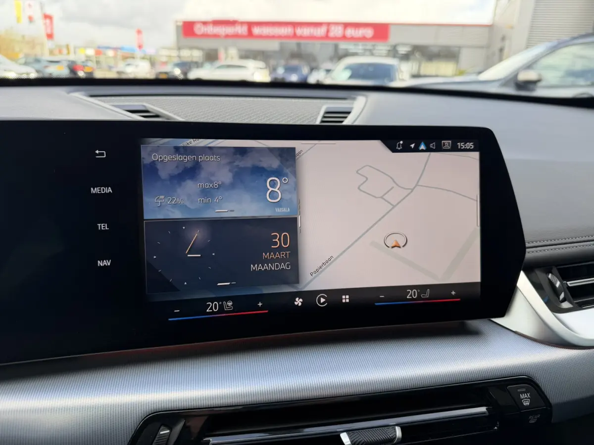 sDrive20i M Sport Premium Pakket Panoramadak Trekhaak Achteruitrijcamera Stoelverwarming Keyless Entry Carplay