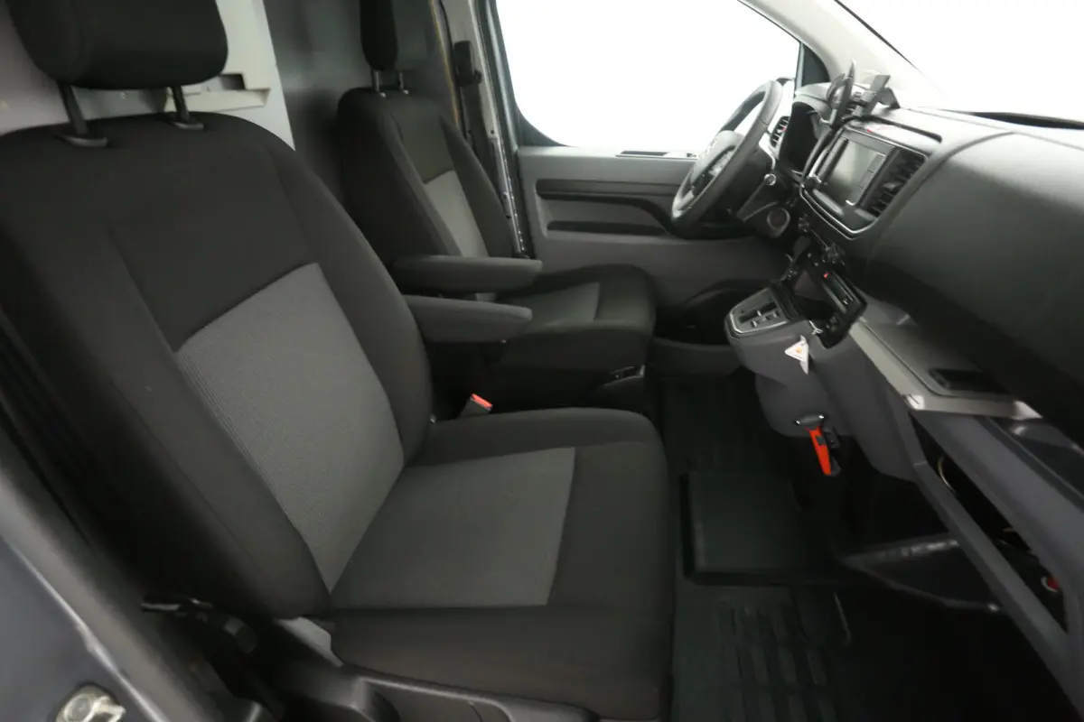 L2H1 75 kWh L2H1 | Snelladen | SOH 91% | Airco | Cruise | Camera | Carplay | Navi | Parkeersens.