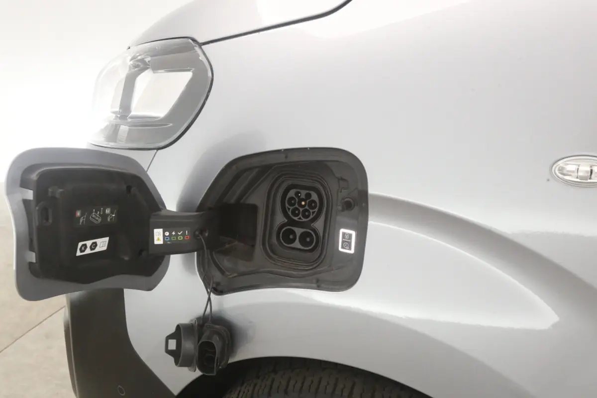 L2H1 75 kWh L2H1 | Snelladen | SOH 91% | Airco | Cruise | Camera | Carplay | Navi | Parkeersens.