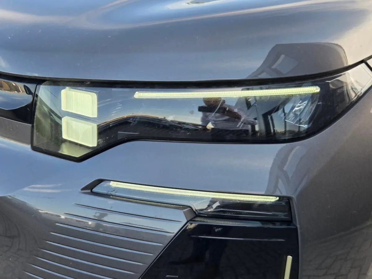 Business 210-PK 74 kWh 520KM RANGE DEMO DEAL | OP AFSPRAAK | Comfortstoel(en) | Cruise control adaptief met Stop&Go en stuurhulp | DAB ontvanger