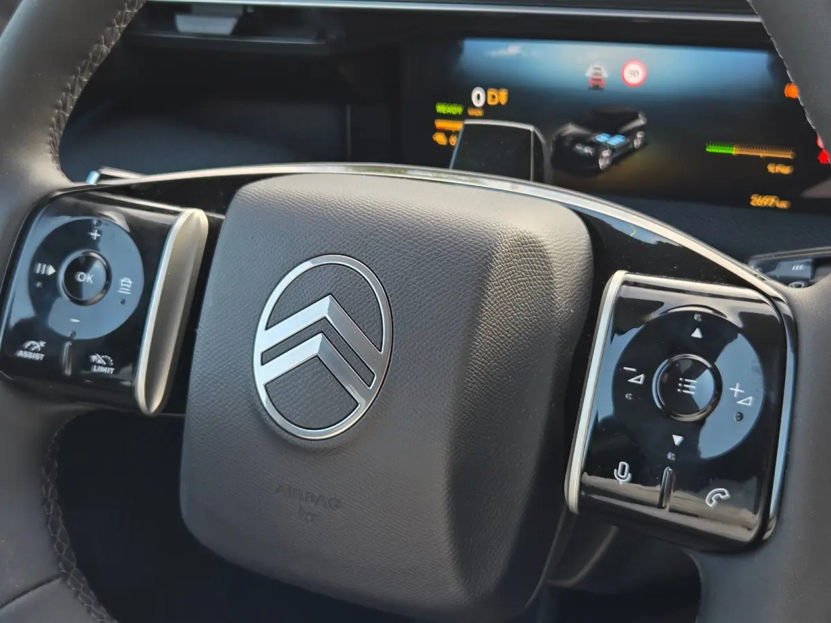 Business 210-PK 74 kWh 520KM RANGE DEMO DEAL | OP AFSPRAAK | Comfortstoel(en) | Cruise control adaptief met Stop&Go en stuurhulp | DAB ontvanger