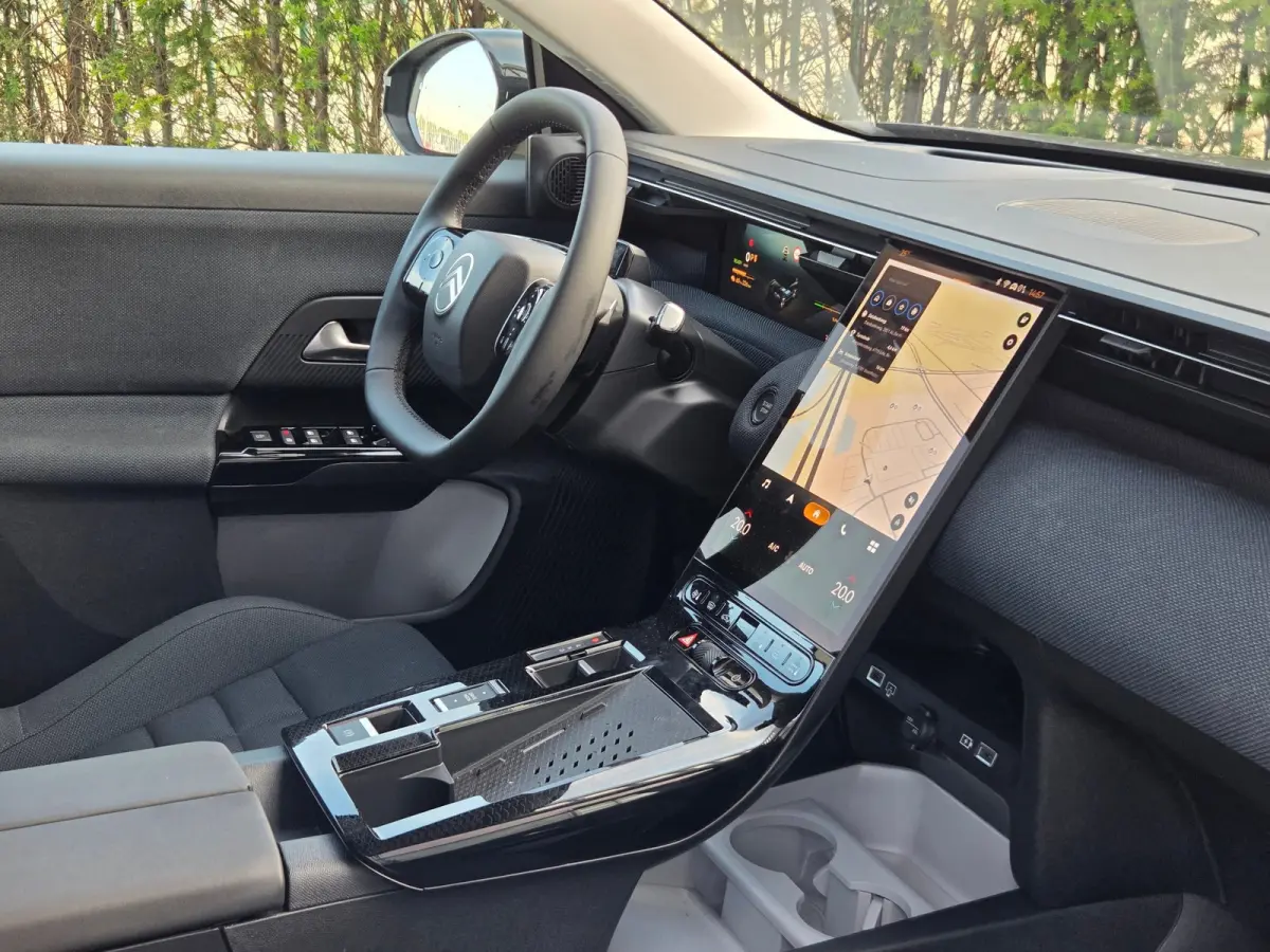 Business 210-PK 74 kWh 520KM RANGE DEMO DEAL | OP AFSPRAAK | Comfortstoel(en) | Cruise control adaptief met Stop&Go en stuurhulp | DAB ontvanger