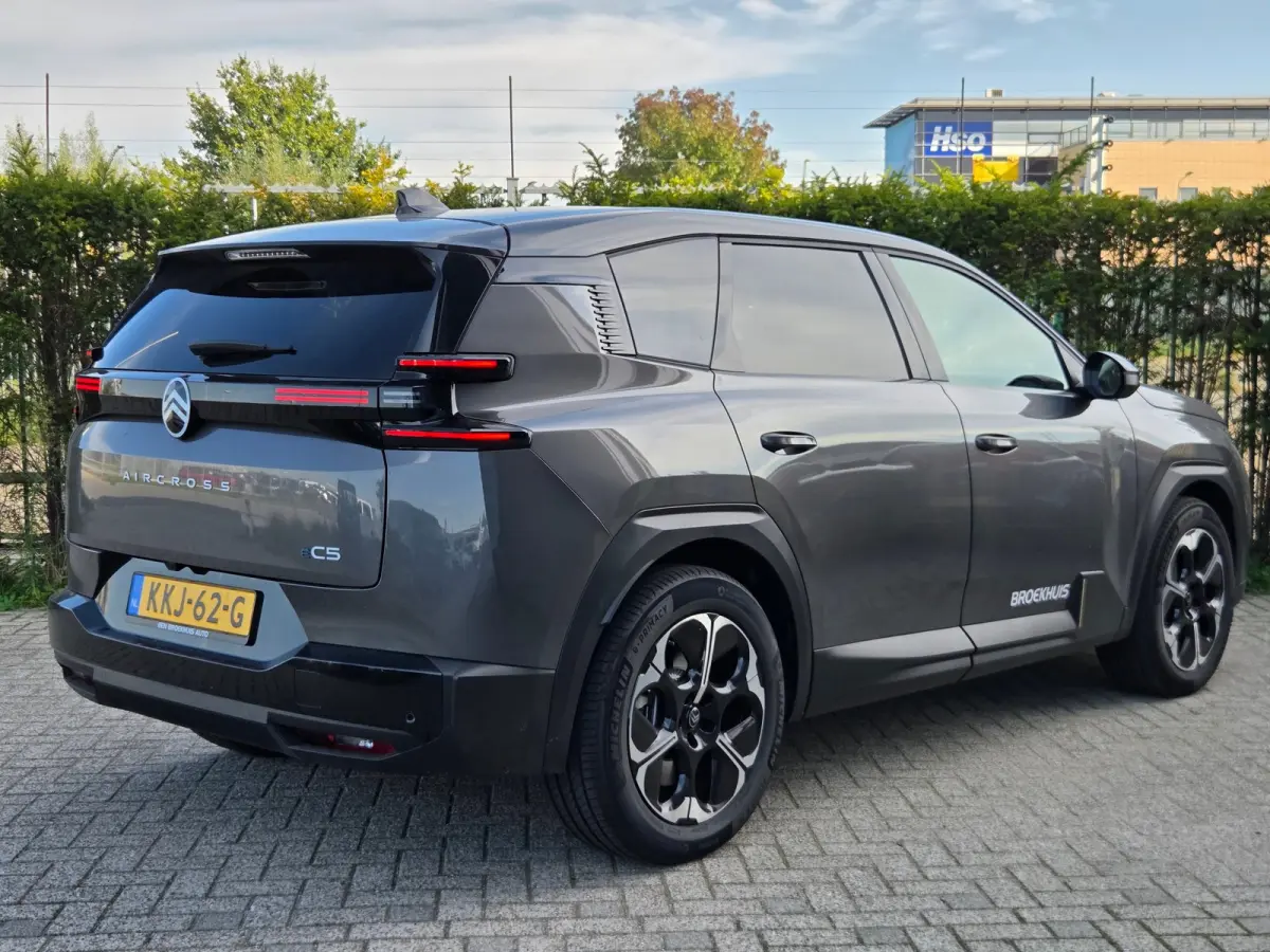 Business 210-PK 74 kWh 520KM RANGE DEMO DEAL | OP AFSPRAAK | Comfortstoel(en) | Cruise control adaptief met Stop&Go en stuurhulp | DAB ontvanger