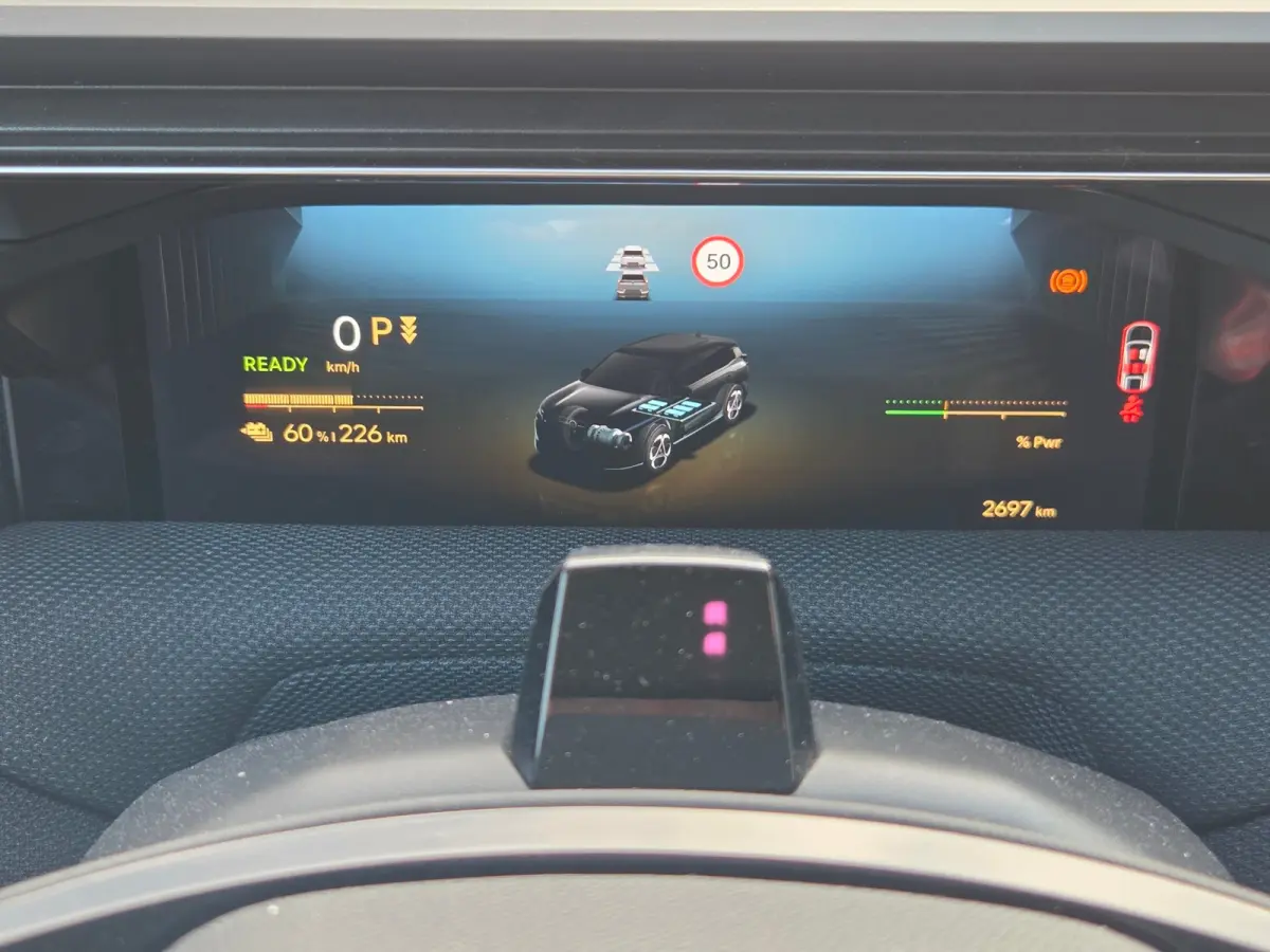 Business 210-PK 74 kWh 520KM RANGE DEMO DEAL | OP AFSPRAAK | Comfortstoel(en) | Cruise control adaptief met Stop&Go en stuurhulp | DAB ontvanger